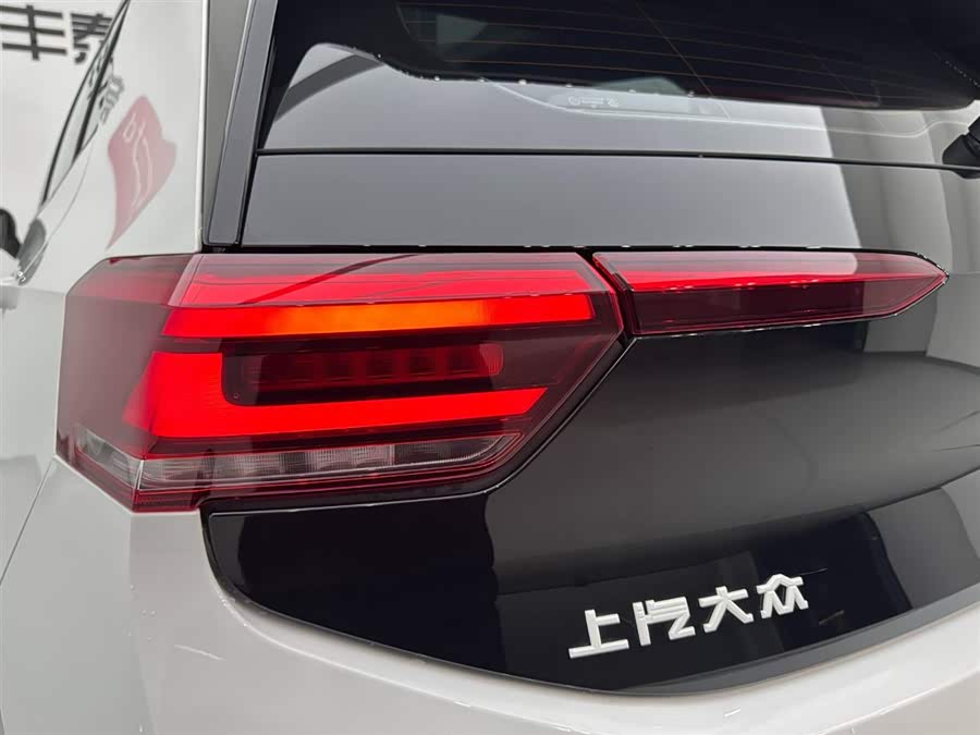 Volkswagen 2025 car image #28