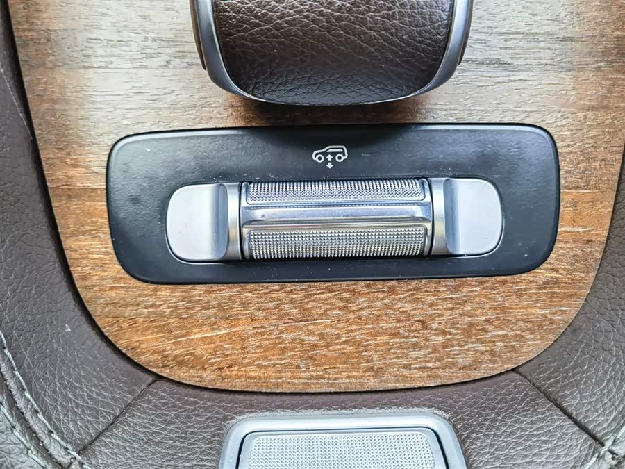 Mercedes-Benz GLE Class New Energy 2021 car image #28