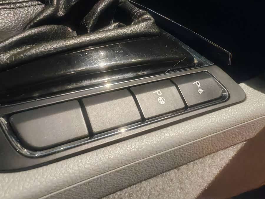 Skoda Superb 2010 car image #28