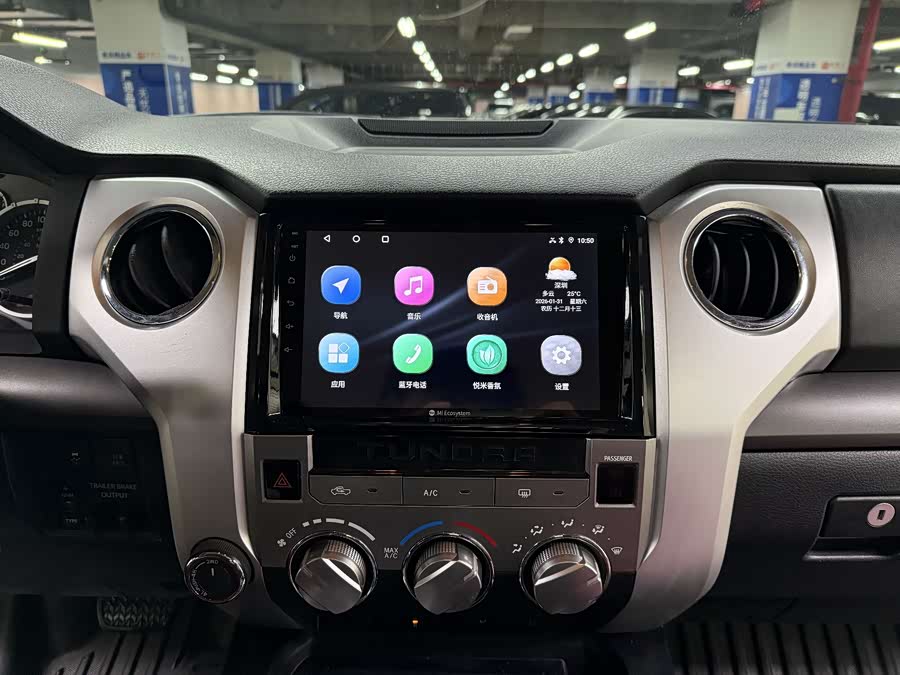 Toyota Tundra 2018 immagine di auto #28