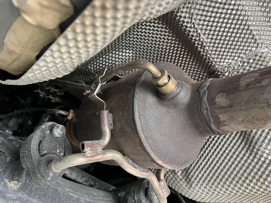 Forthing JOYEAR X6 2018 car image #28