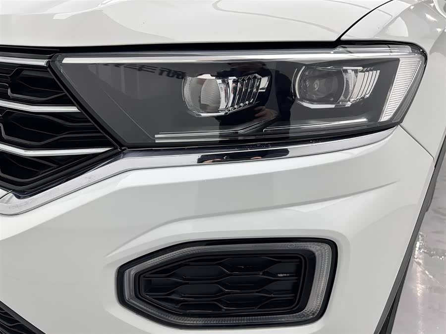 Volkswagen T-Roc 2020 car image #28