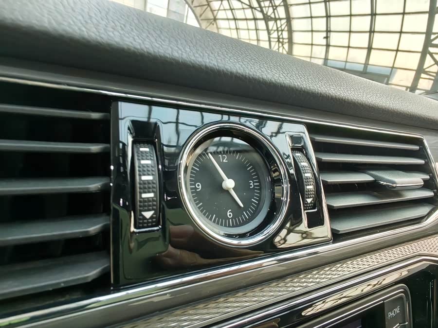 Volkswagen Passat 2018 car image #28
