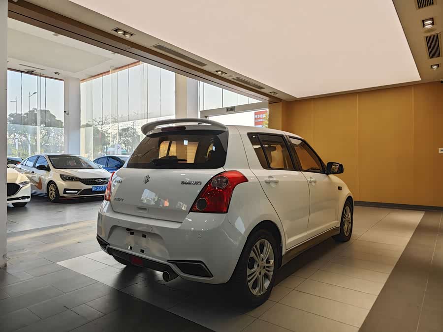Suzuki Swift 2016 car image #28