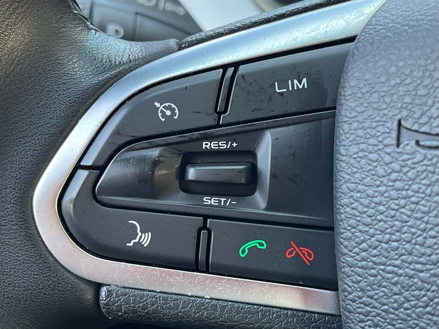 GEELY Coolray 2021 #28 GEELY Coolray 2021 car image #28