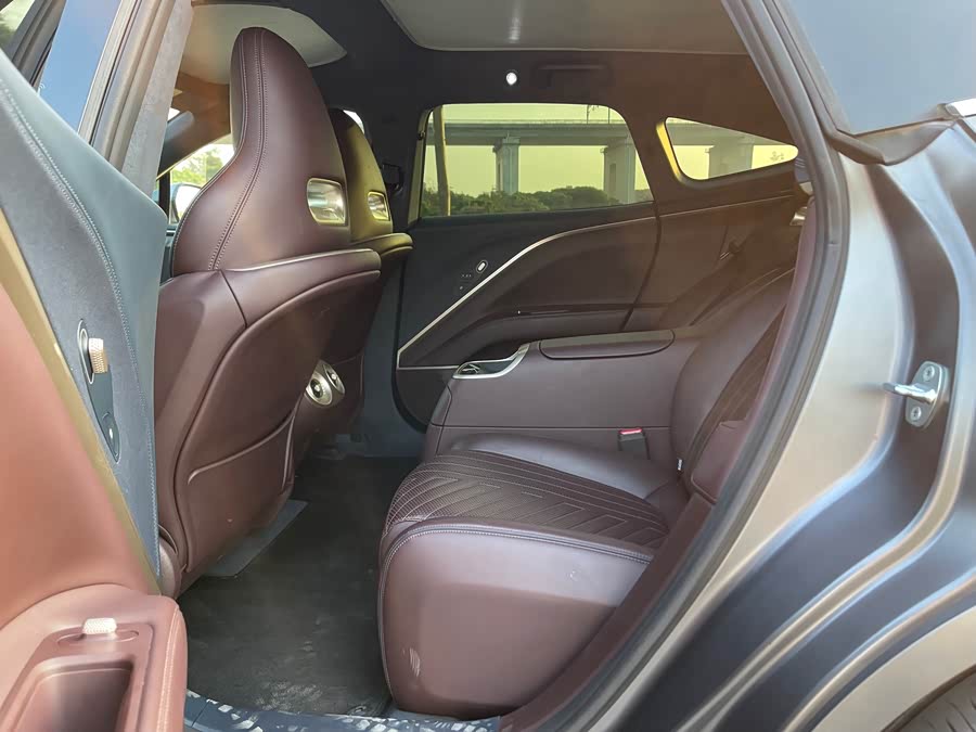 Avatr 11 2023 immagine di auto #28