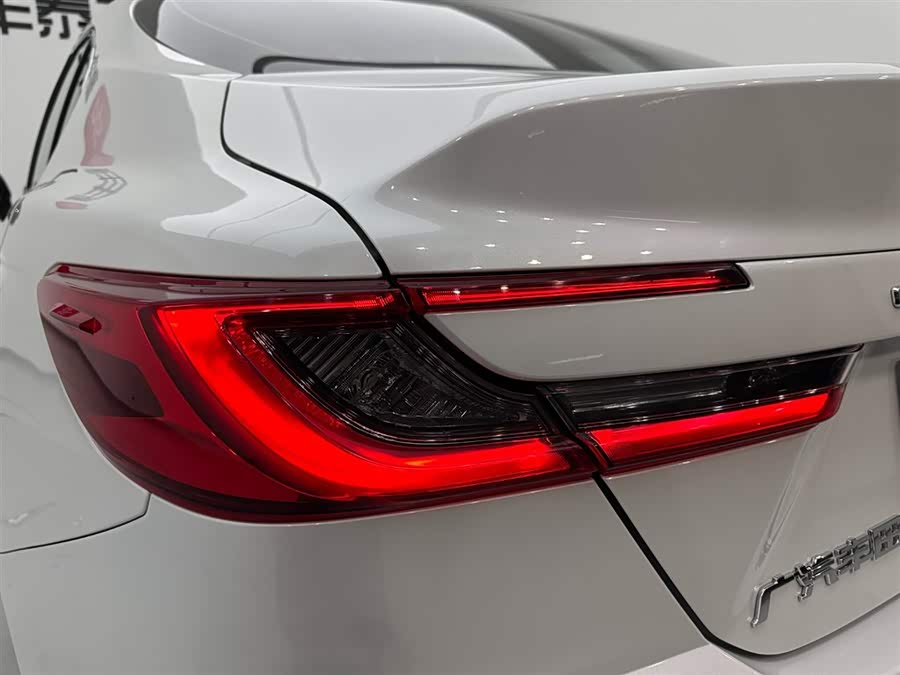 Toyota Camry 2025 صورة سيارة #28