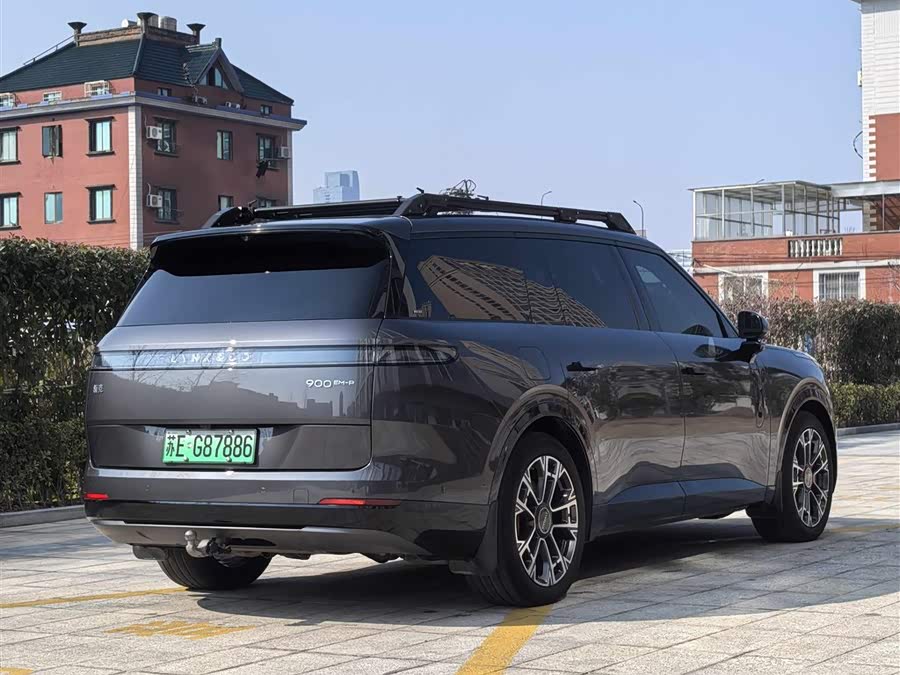 Lynk & Co 900 2025 car image #28