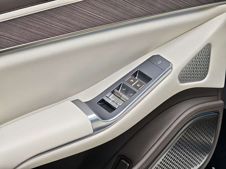 Denza Z9 2024 #28 Denza Z9 2024 car image #28