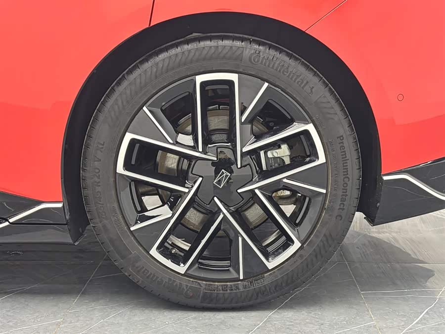 Avatr 06 2025 car image #28