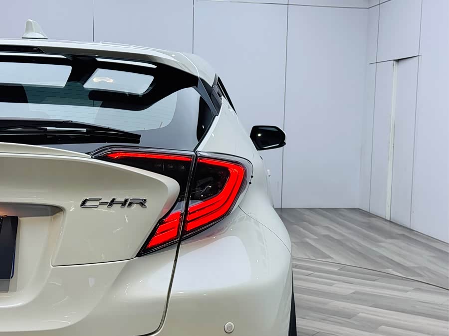 Toyota C-HR 2020 immagine di auto #28