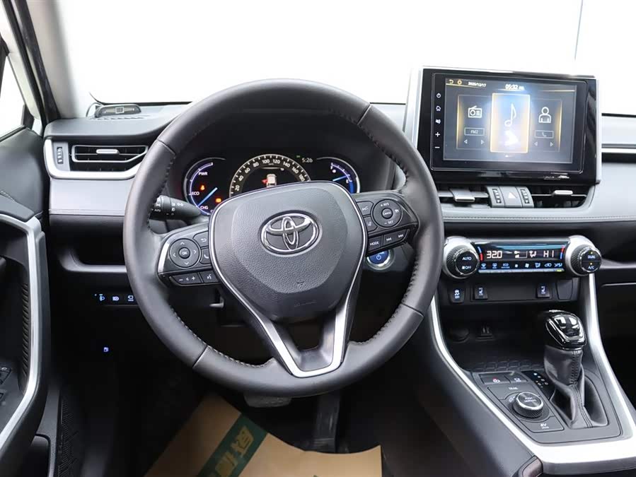 Toyota RAV4 2020 car image #28