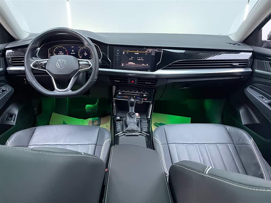 Volkswagen Passat 2023 car image #28