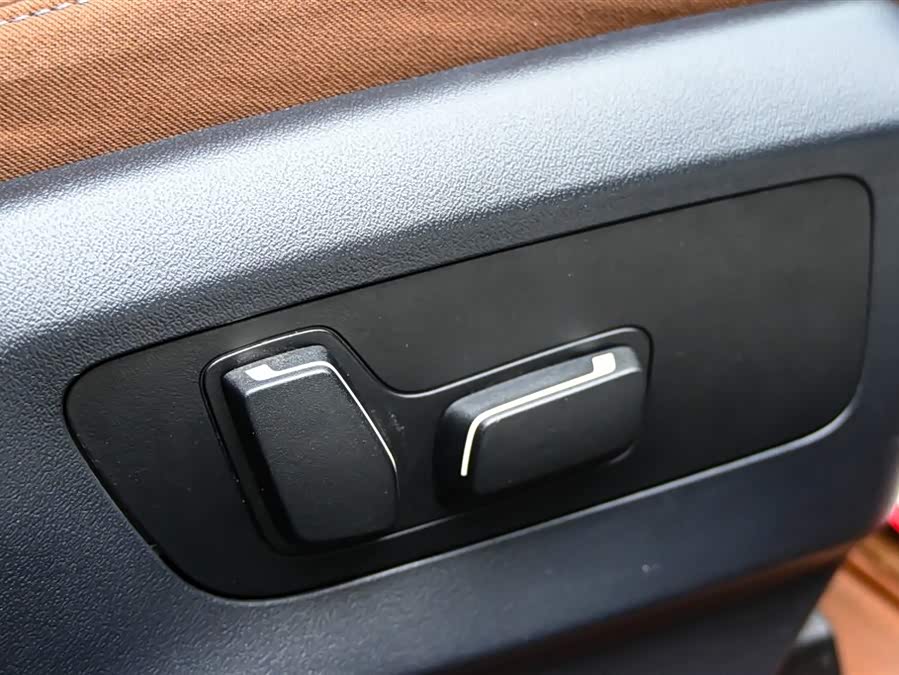 BMW 5 Series 2024 car image #28