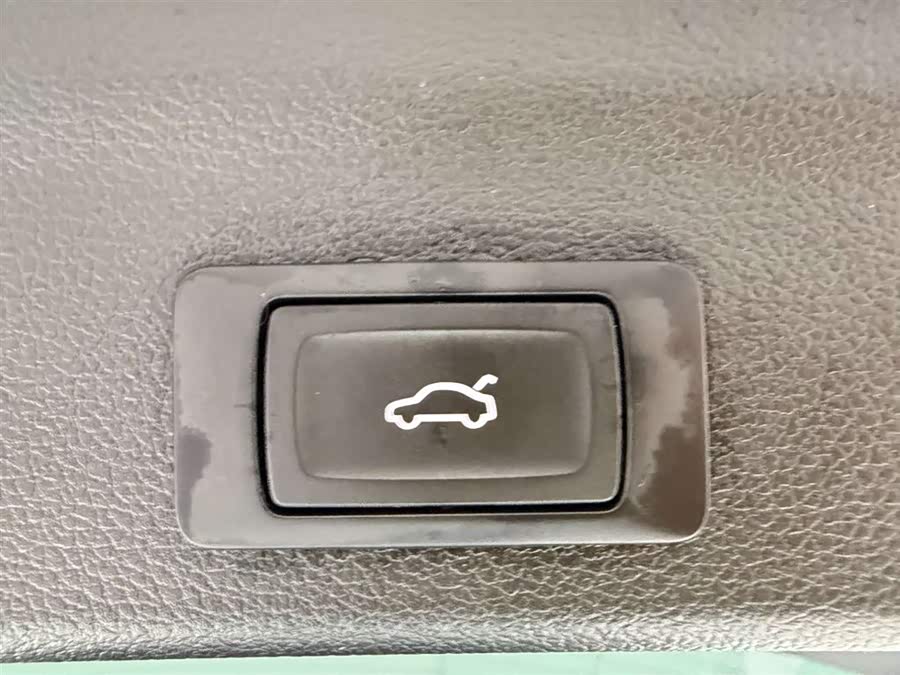 Audi Q3 2022 car image #28