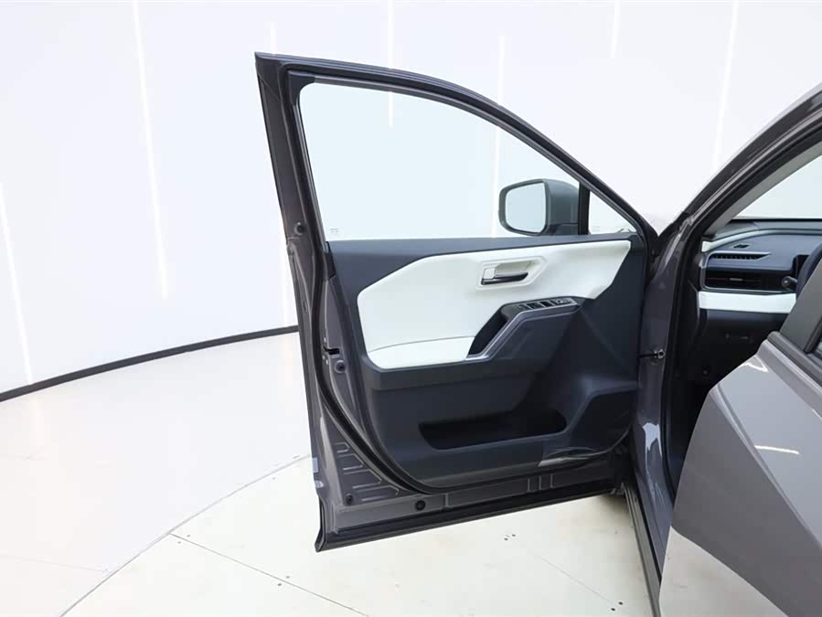 Toyota RAV4 2026 car image #28