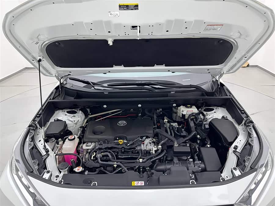Toyota RAV4 2023 car image #28