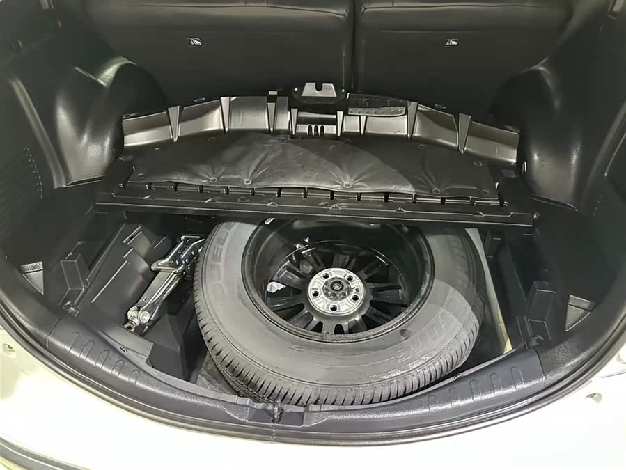 Toyota RAV4 2019 car image #28