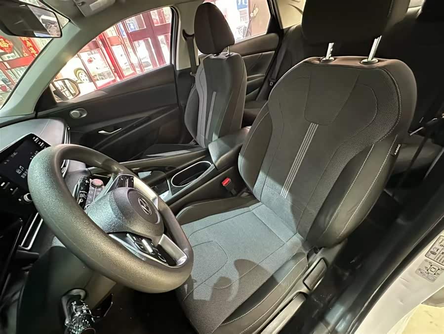 Hyundai Elantra 2021 immagine di auto #28