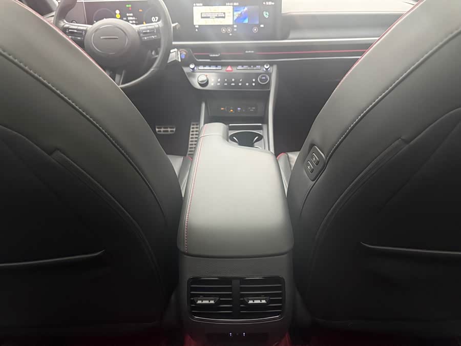 Hyundai Sonata 2024 immagine di auto #28