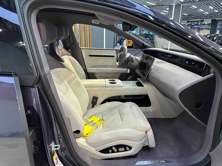 Avatr 06 2025 car image #28