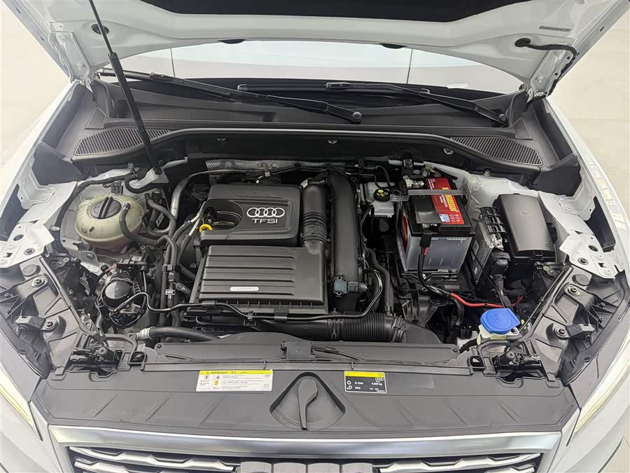 Audi Q2L 2020 car image #28