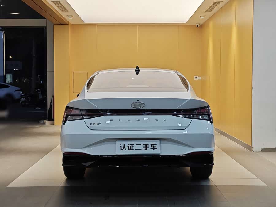 Hyundai Elantra 2023 immagine di auto #28