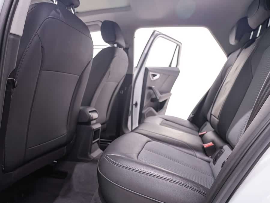 Audi Q2L 2021 immagine di auto #28