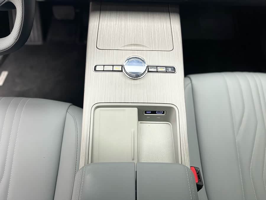 GEELY 2024 car image #28