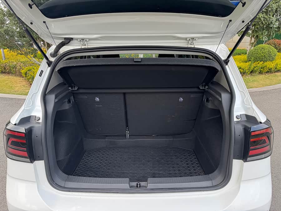 Volkswagen T-Cross 2021 #28 Volkswagen T-Cross 2021 car image #28
