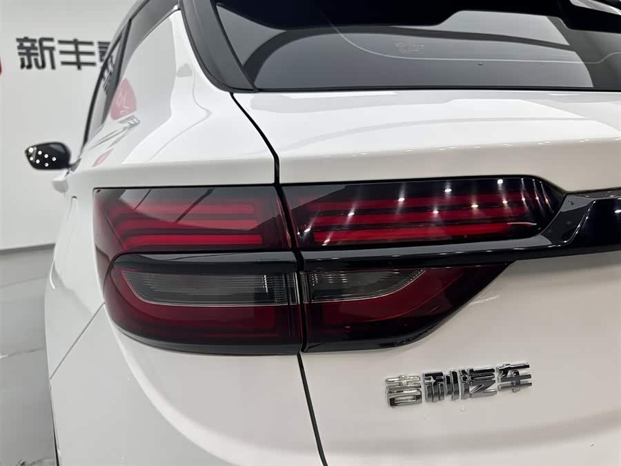 GEELY Coolray 2023 car image #28
