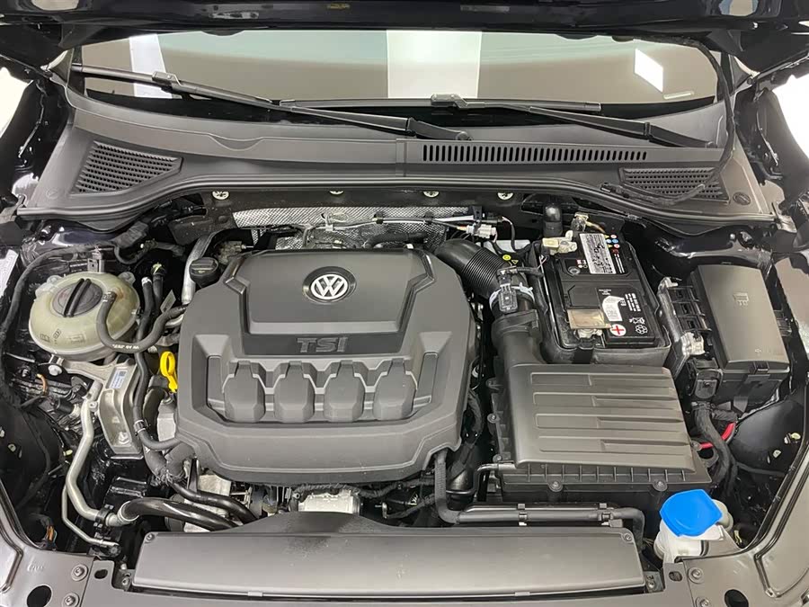 Volkswagen Passat 2020 car image #28