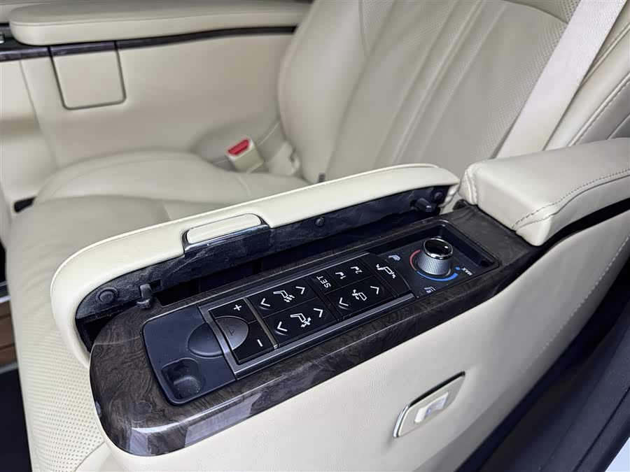 Toyota Alphard 2019 immagine di auto #28