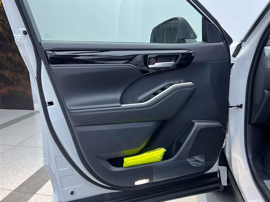 Toyota Highlander 2026 car image #28