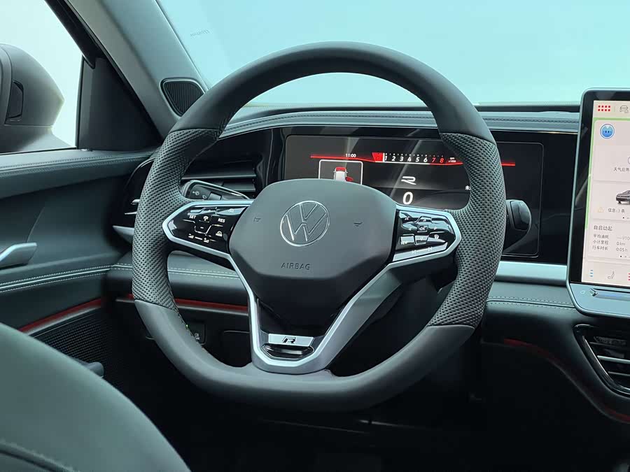 Volkswagen Passat 2025 car image #28