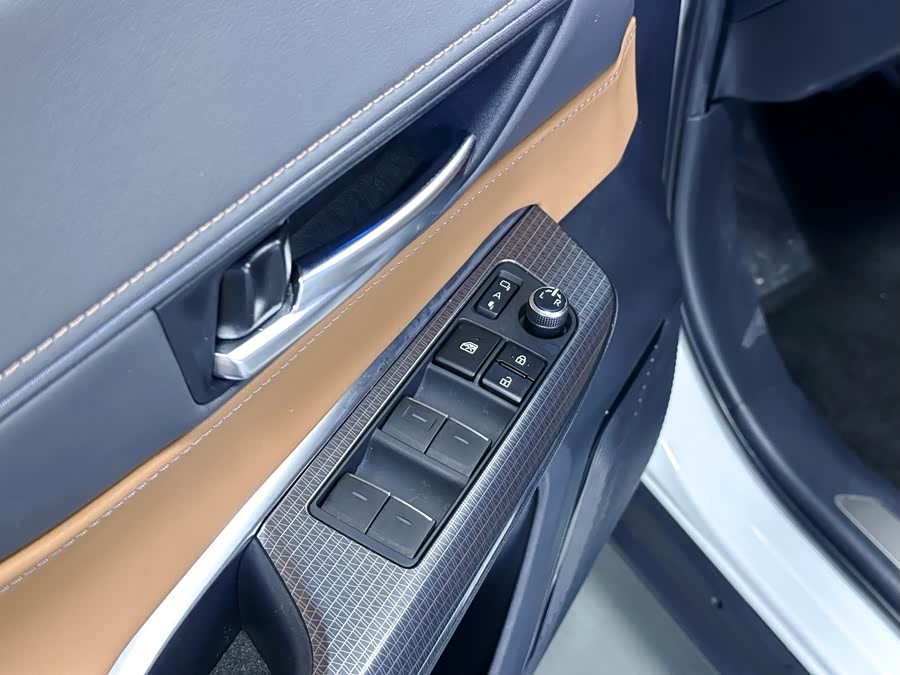 Toyota Venza 2024 car image #28