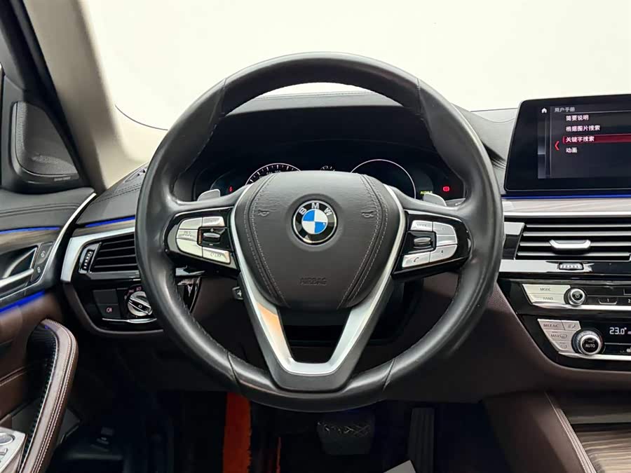 BMW 5 Series 2018 imagem de carro #28