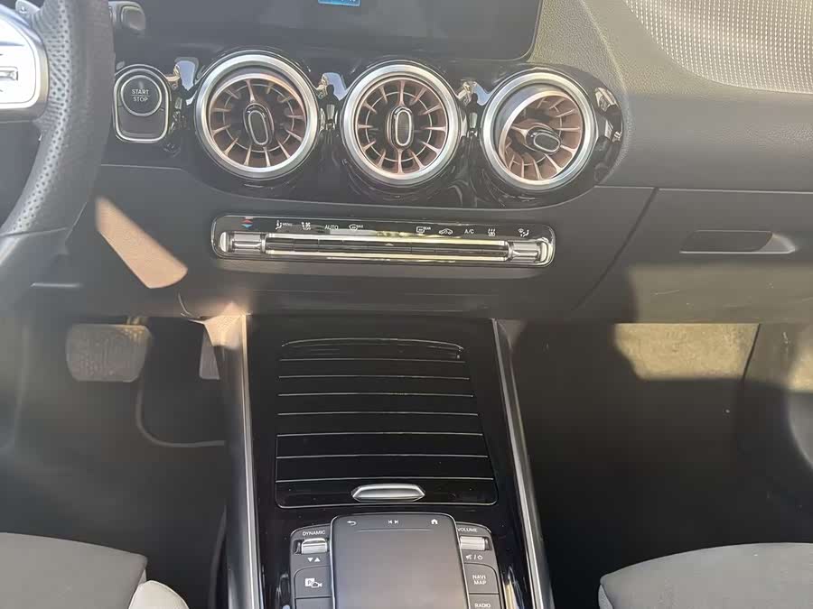 Mercedes-Benz EQA Class 2022 #28 Mercedes-Benz EQA Class 2022 immagine di auto #28