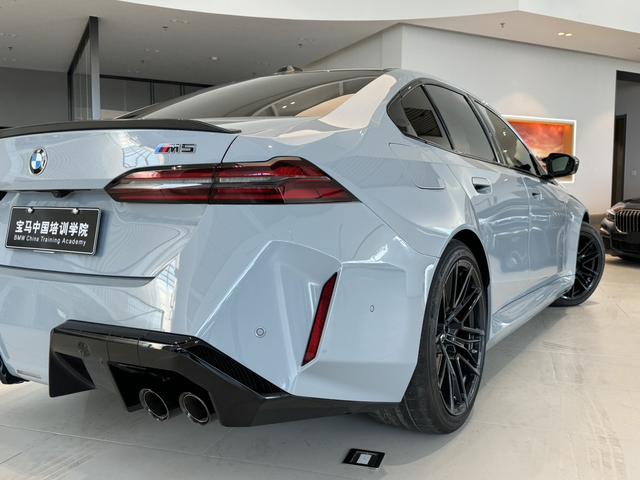 BMW M5 New Energy car image #28