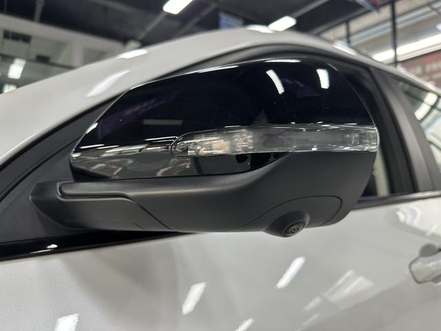 Chevrolet Equinox Plus 2025 car image #28