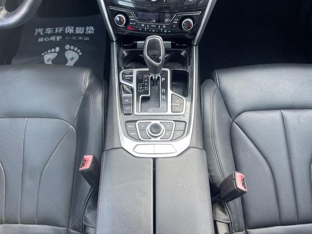 GEELY Ulion 2015 immagine di auto #28