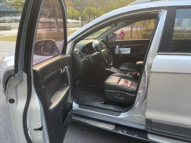 Chevrolet Captiva (Imported) 2011 car image #28