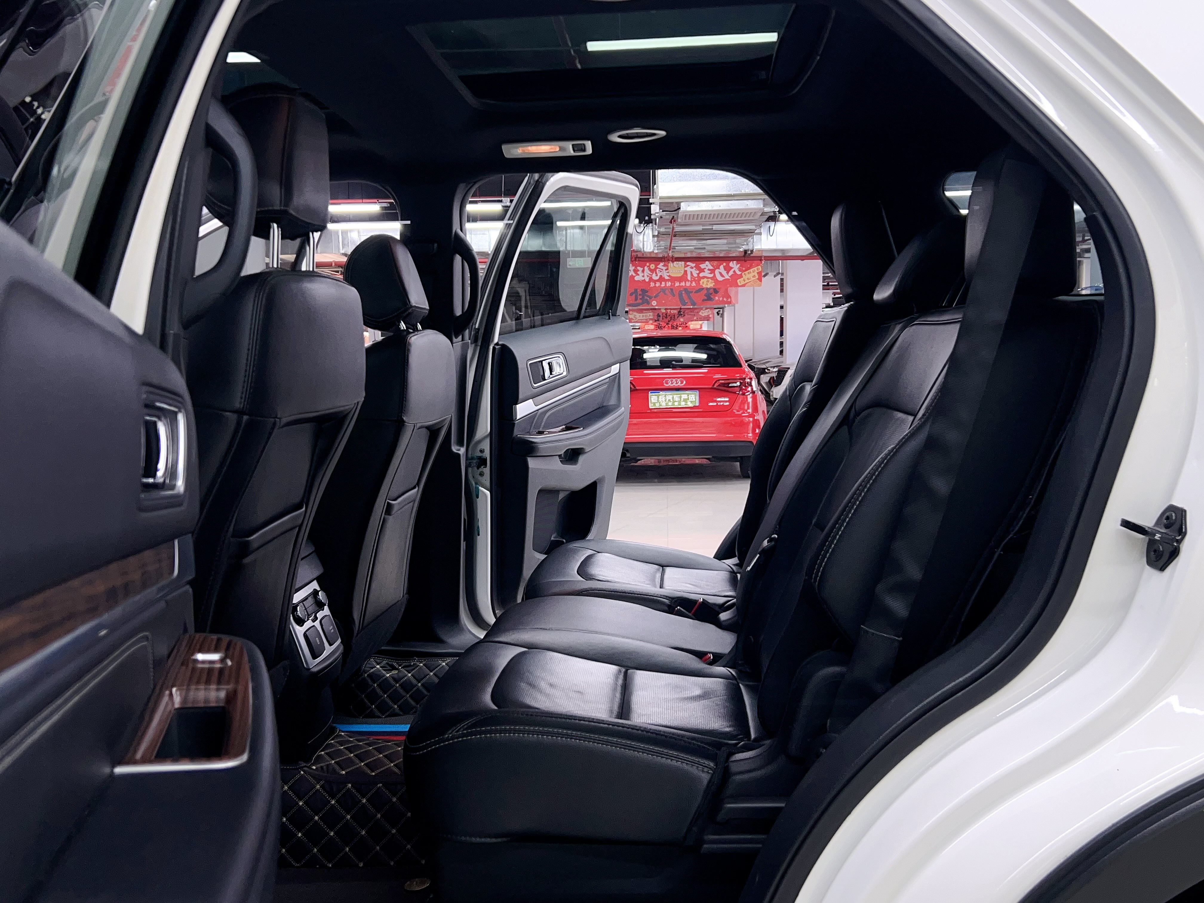 Ford Explorer (Imported) 2017 #28 Ford Explorer (Imported) 2017 صورة سيارة #28