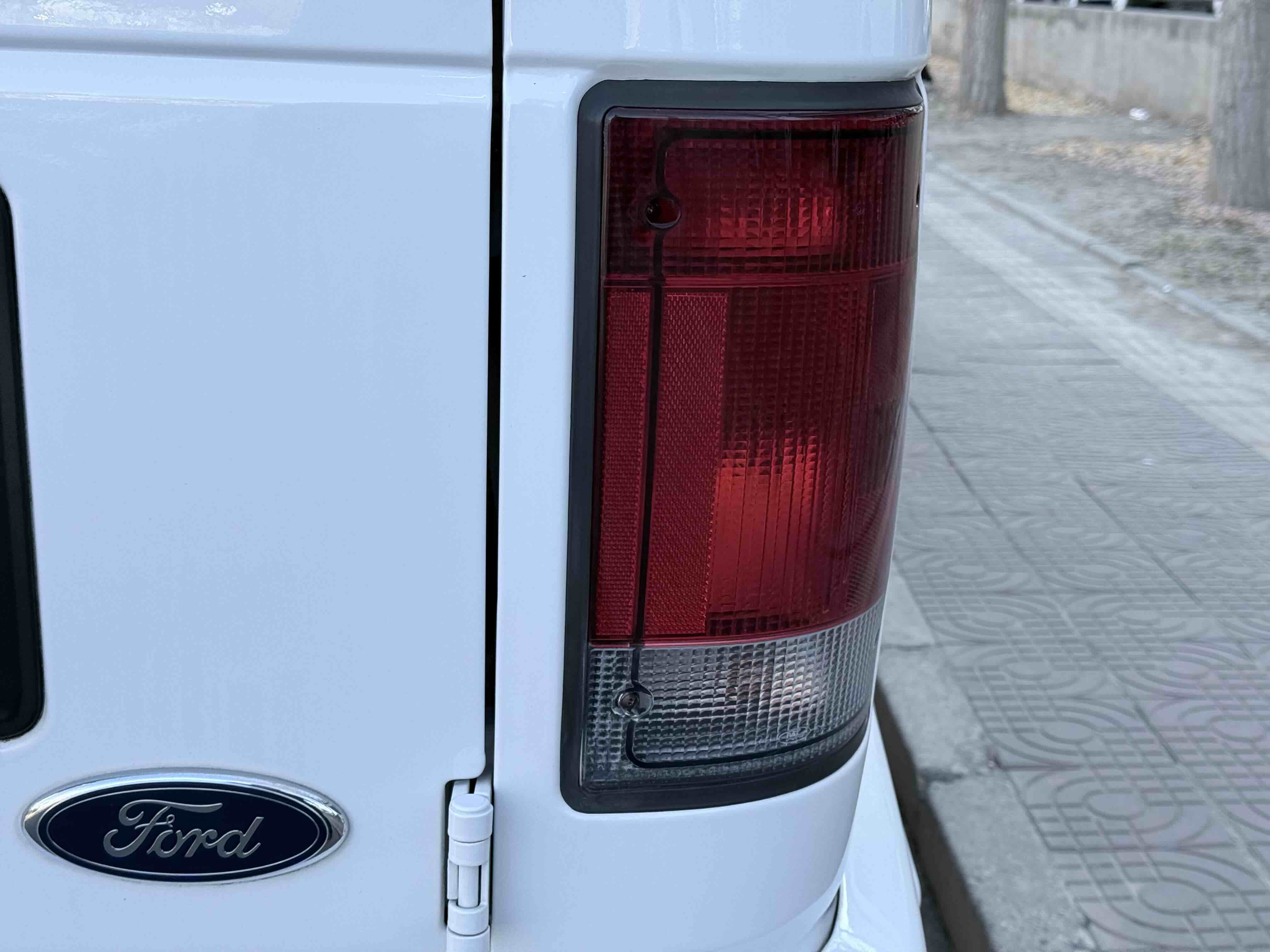 Ford E350 2015 #28 Ford E350 2015 car image #28