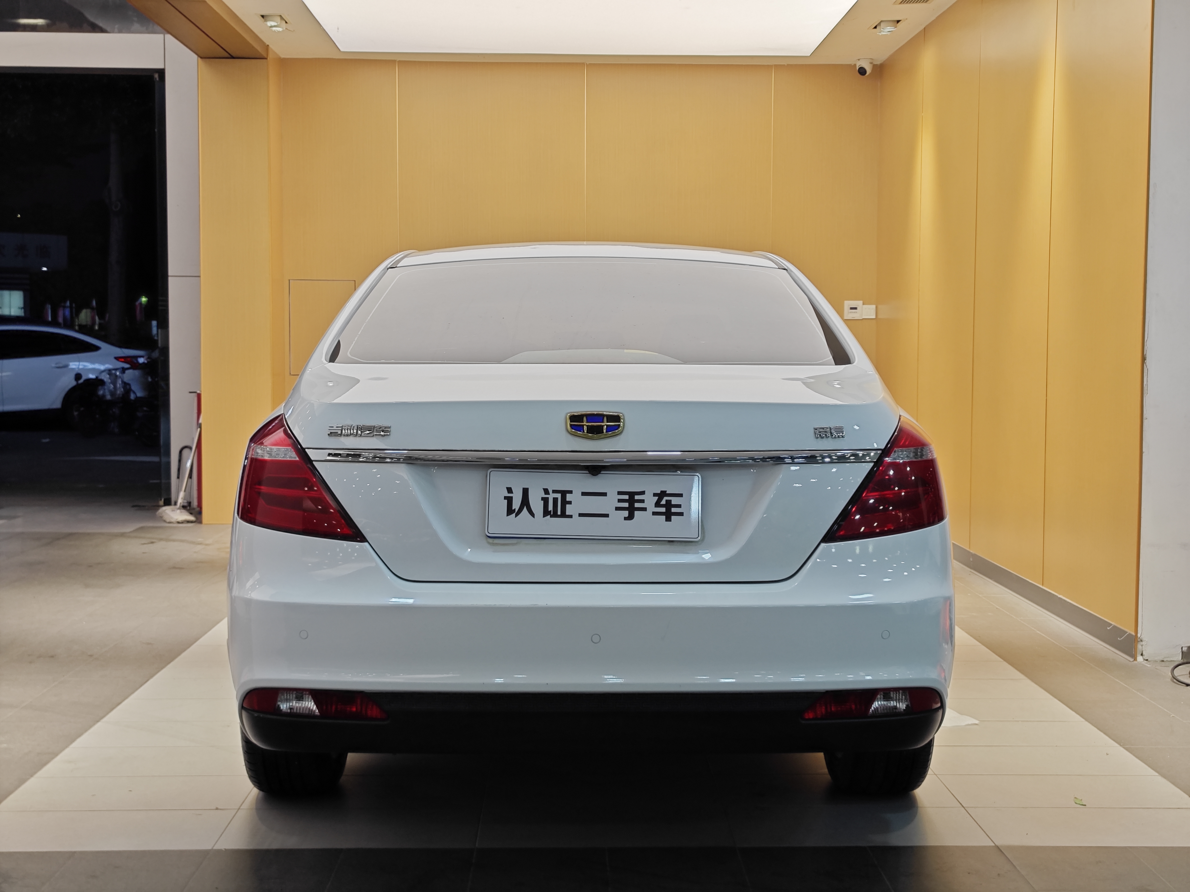 GEELY Emgrand 2018 car image #28