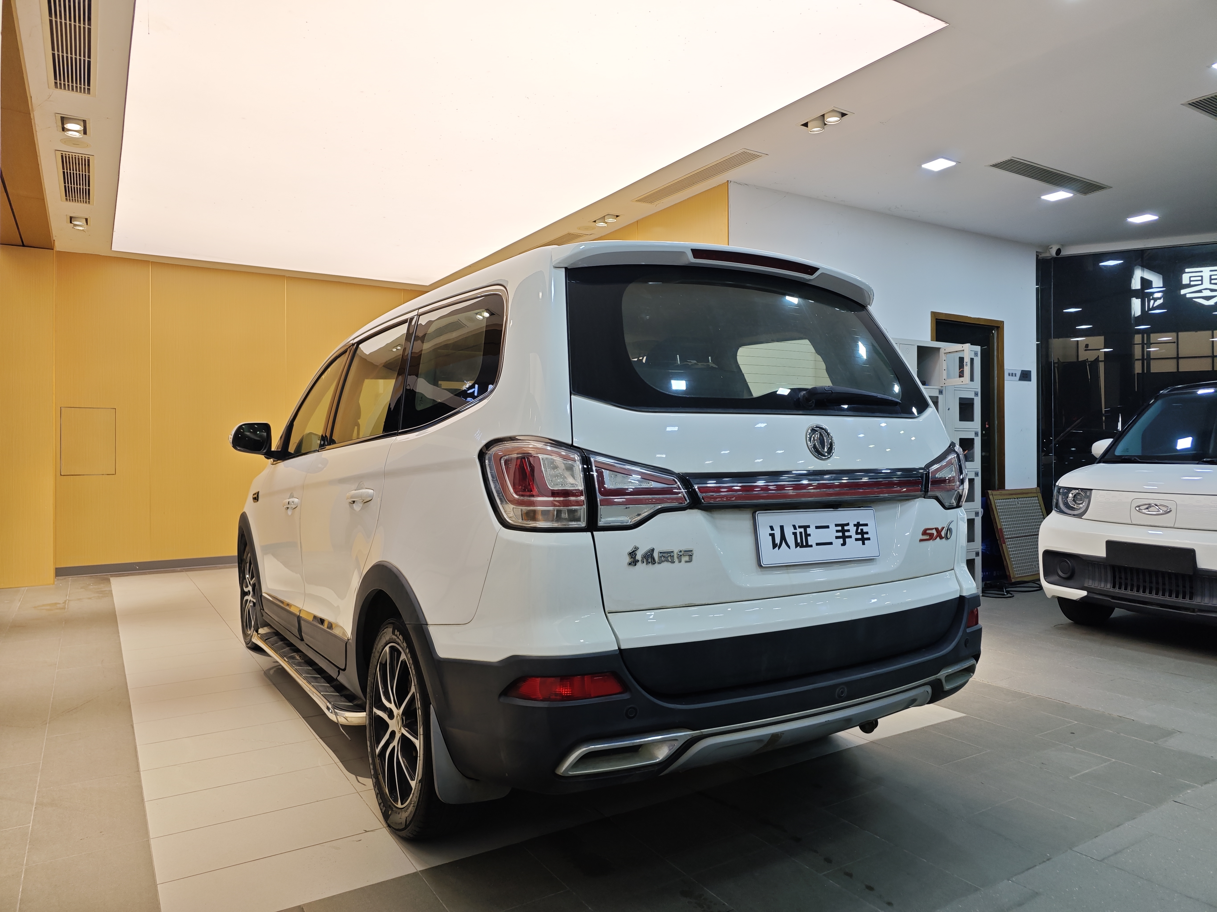 Forthing SX6 2016 car image #28