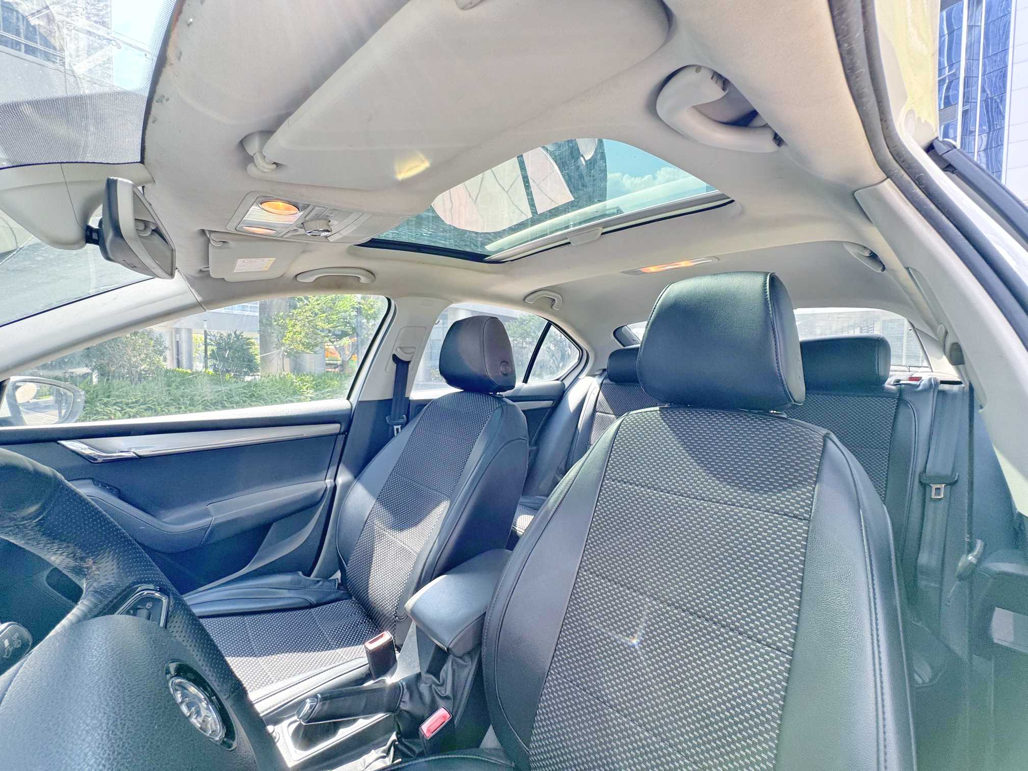 Skoda Octavia 2018 car image #28