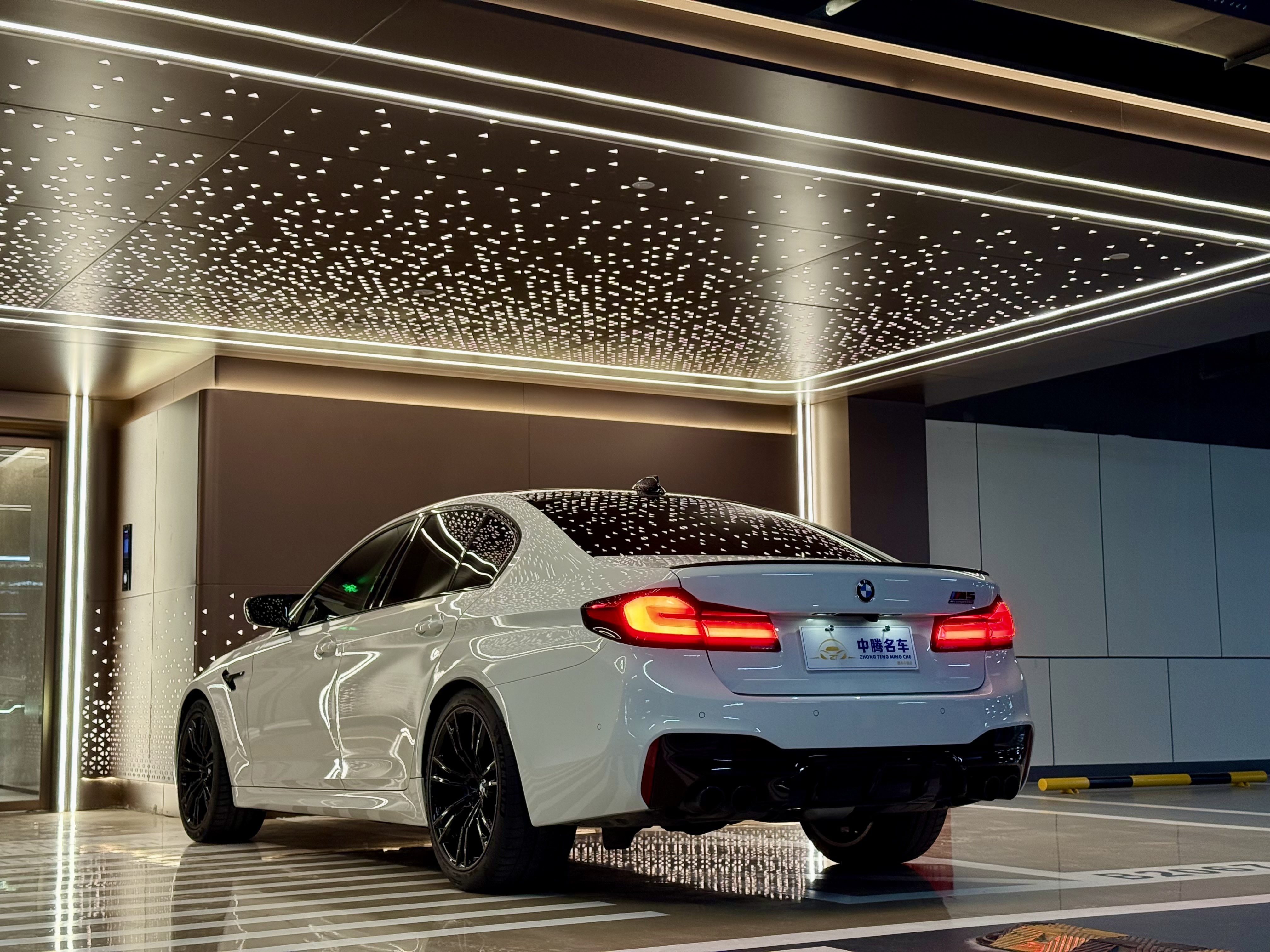 BMW M5 2019 صورة سيارة #28