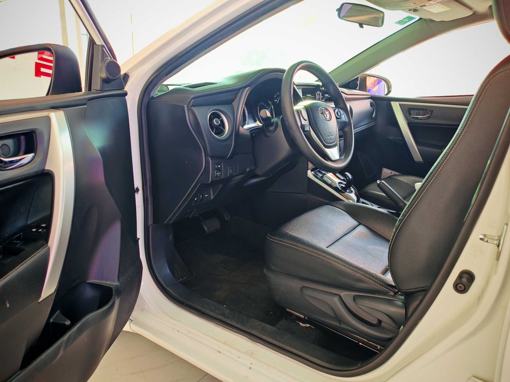 Toyota Corolla Hybird E+ 2020 immagine di auto #28