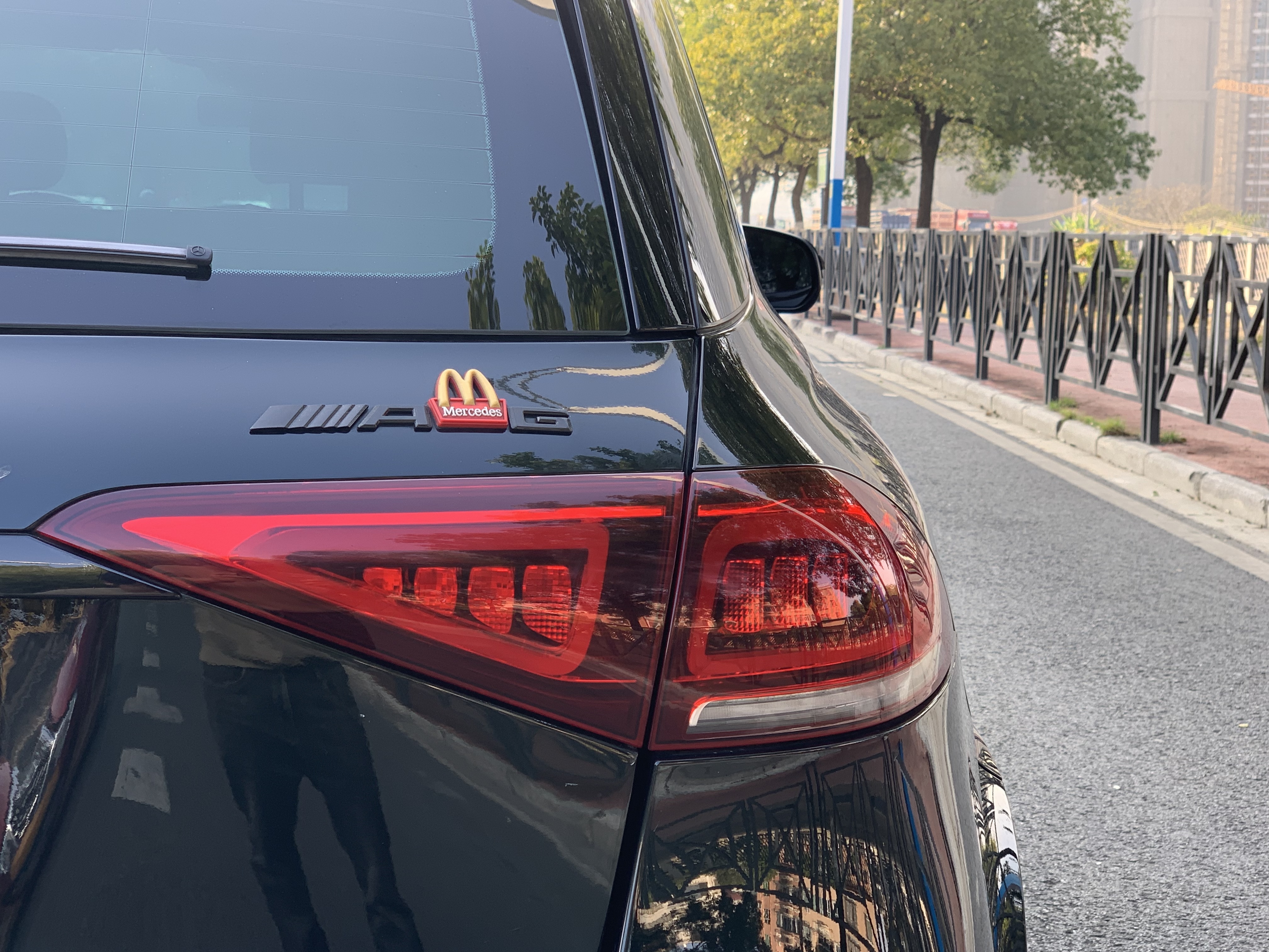 Mercedes-Benz GLE Class 2020 car image #28